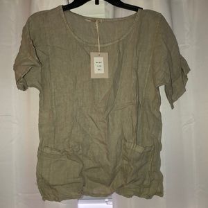 Francesca Bettini: Linen tee-shirt with pocket detail. Size small